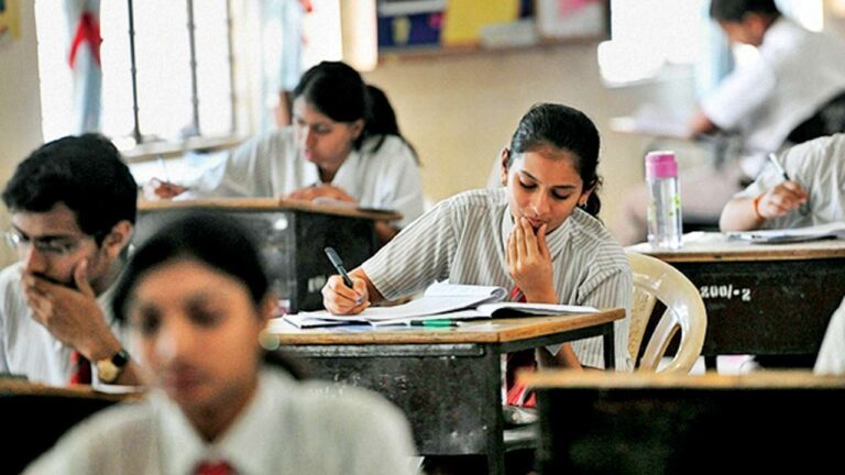UP BEd Exam 2022: यूपी b.Ed के लिए अब तक चार लाख से ऊपर बच्चों ने कराया रजिस्ट्रेशन 4 दिन बाकी है और बढ़ सकती है रजिस्ट्रेशनओं की संख्या